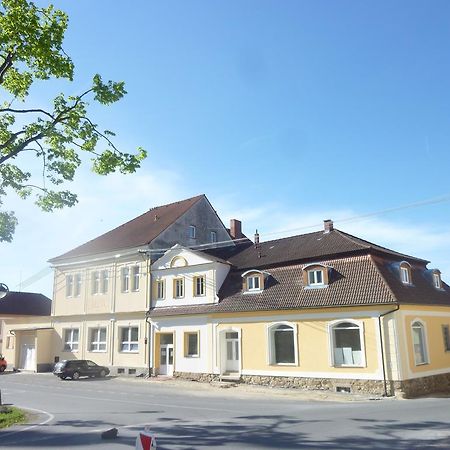 Guest House U Zlatého Jelena Žinkovy Extérieur photo