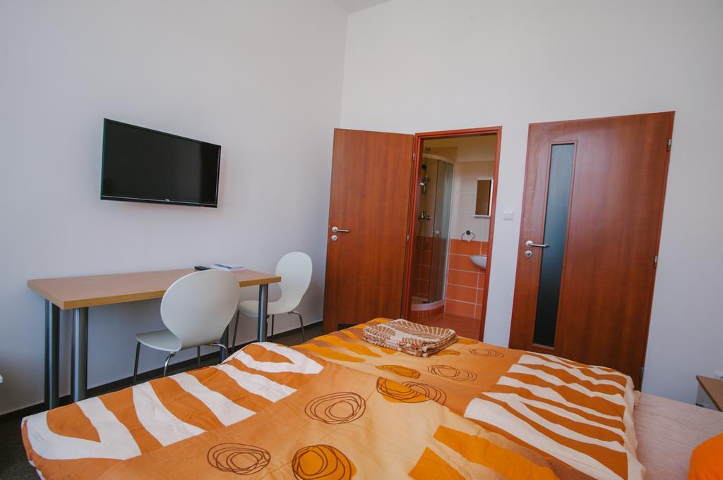 Guest House U Zlatého Jelena Žinkovy Extérieur photo